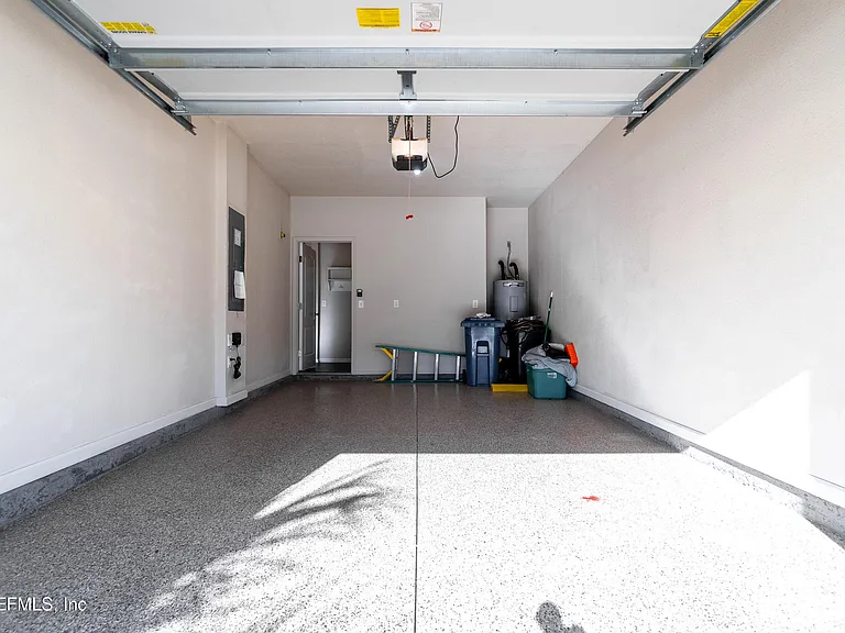 146 Castro Ct — Photo 23