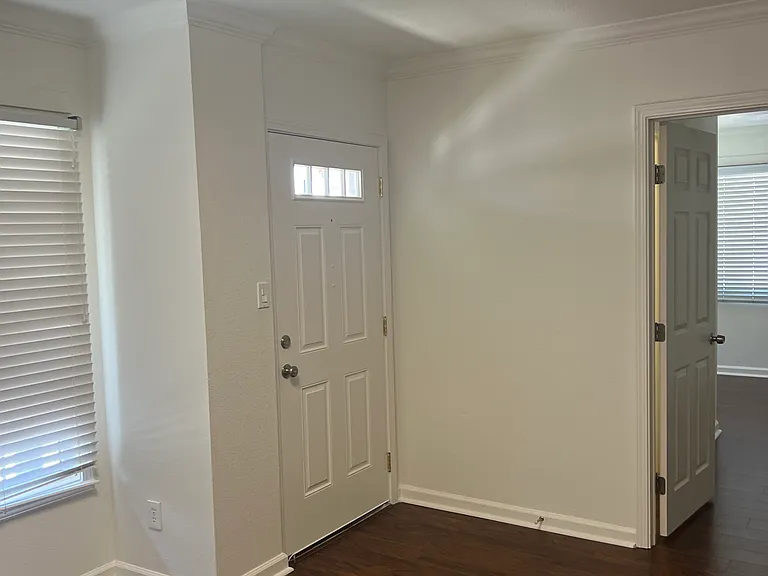 274 Stephens St — Photo 2