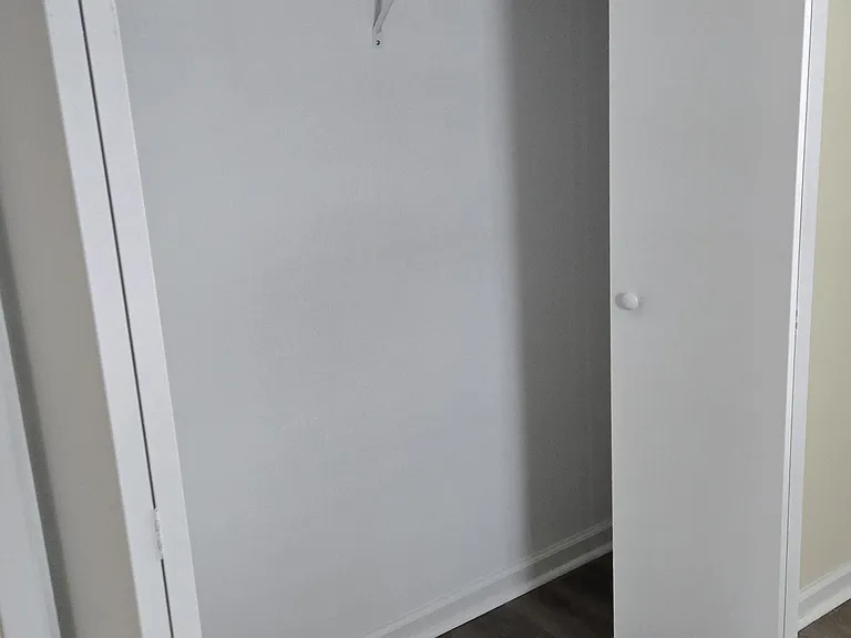 1717 Eastwood Ave — Photo 11