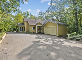 12415 Robyn Rd, Saint Louis, MO 63127