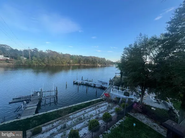 426 Riverside Dr, Pasadena, MD 21122