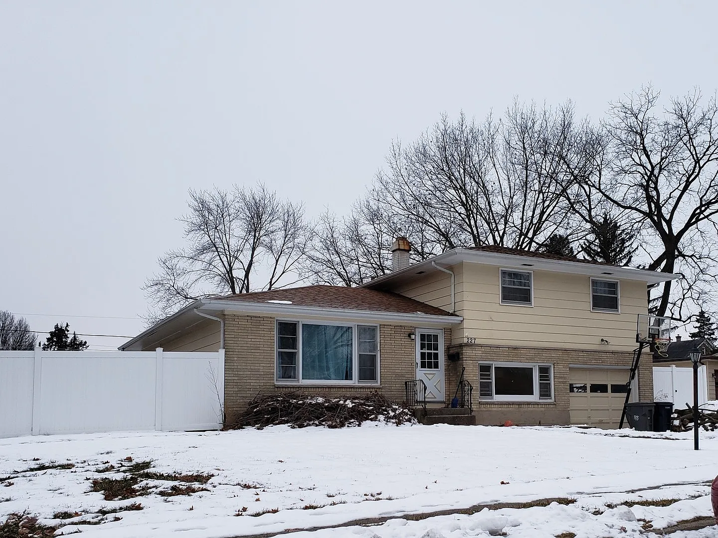 227 Walter Ct photo 1