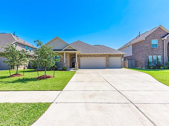 2nd image of 223 Harbor Bend Ln