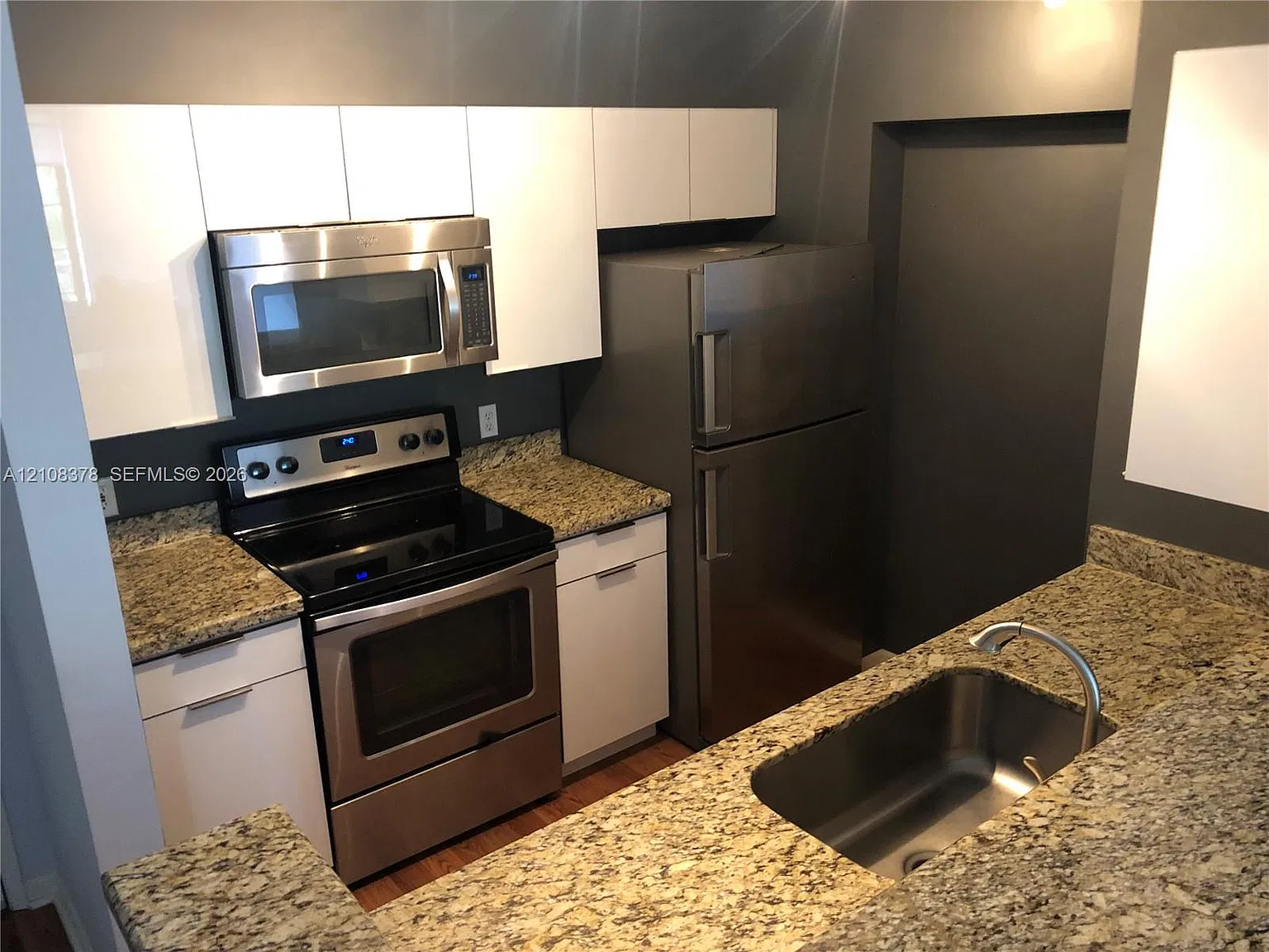 Regent Park Condo — Photo 1