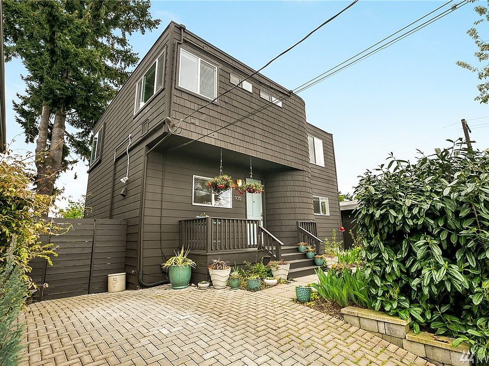 2nd image of 935 31st Ave S