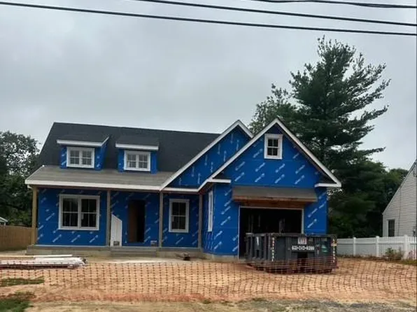 6 Girard Avenue, Bay Shore, NY 11706