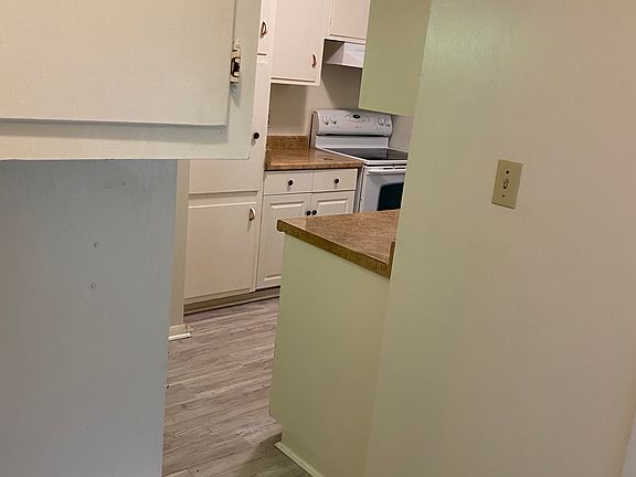 5th image of 112 Winston Dr