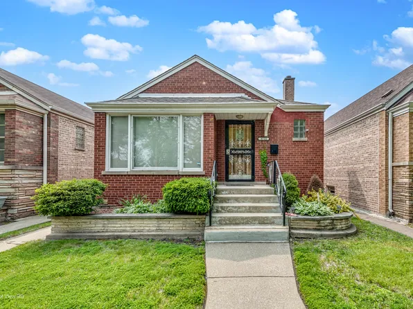 8724 S Jeffery Blvd, Chicago, IL 60617