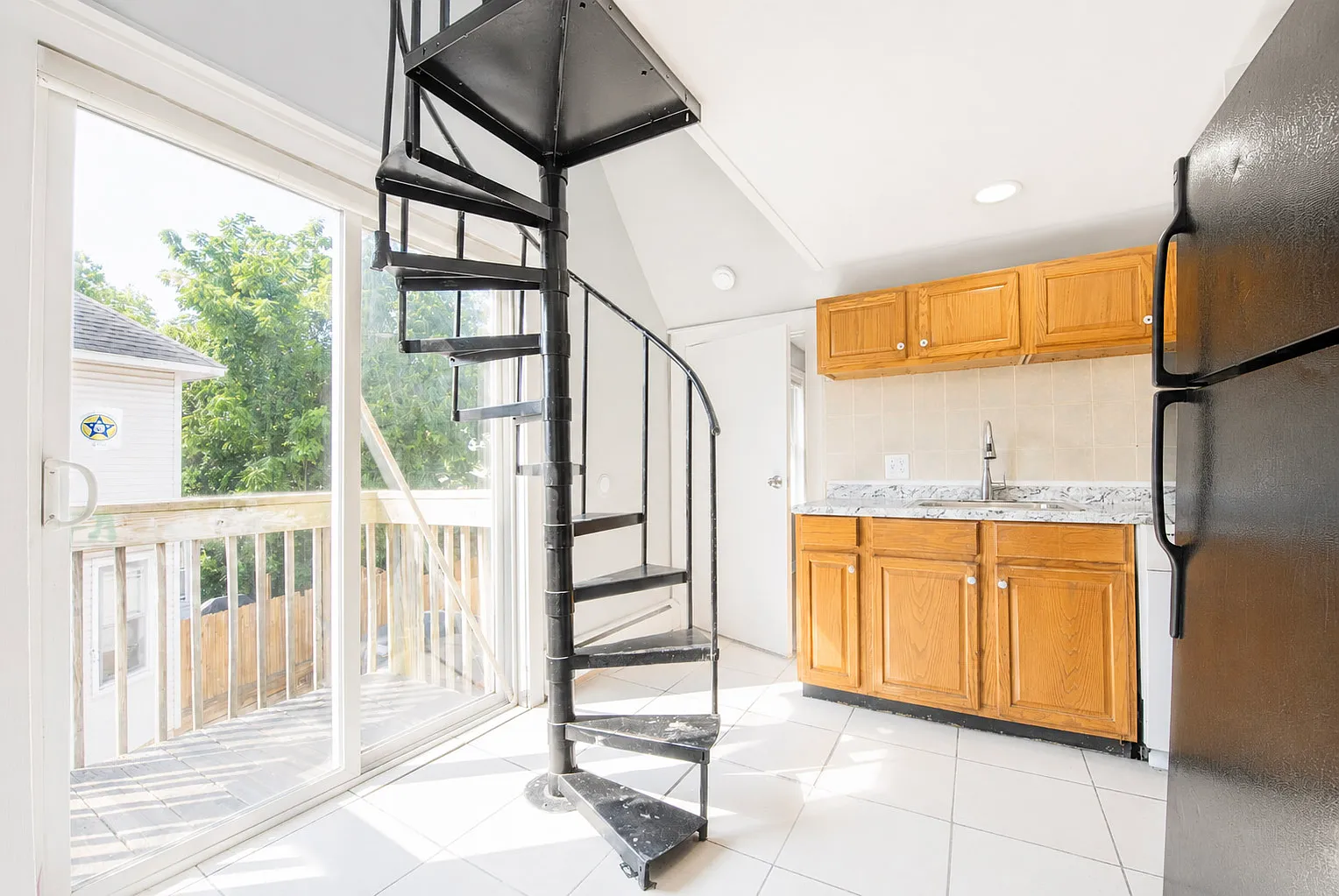 330 Fairview St - C — Photo 2