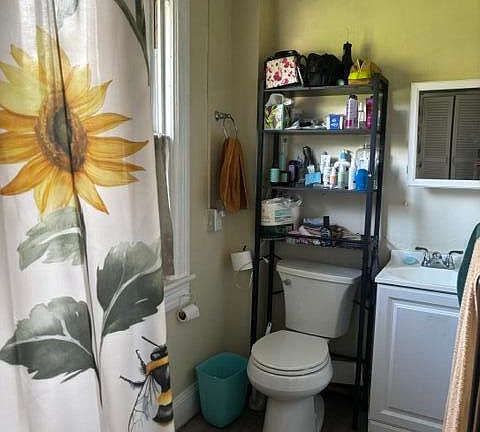 5th image of 228 Spring St