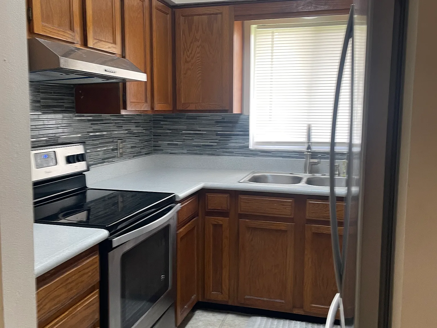 2 bed, 993 sqft, $1,650 — Photo 3