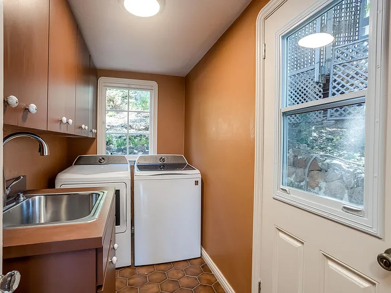 15766 Highland Dr — Photo 9