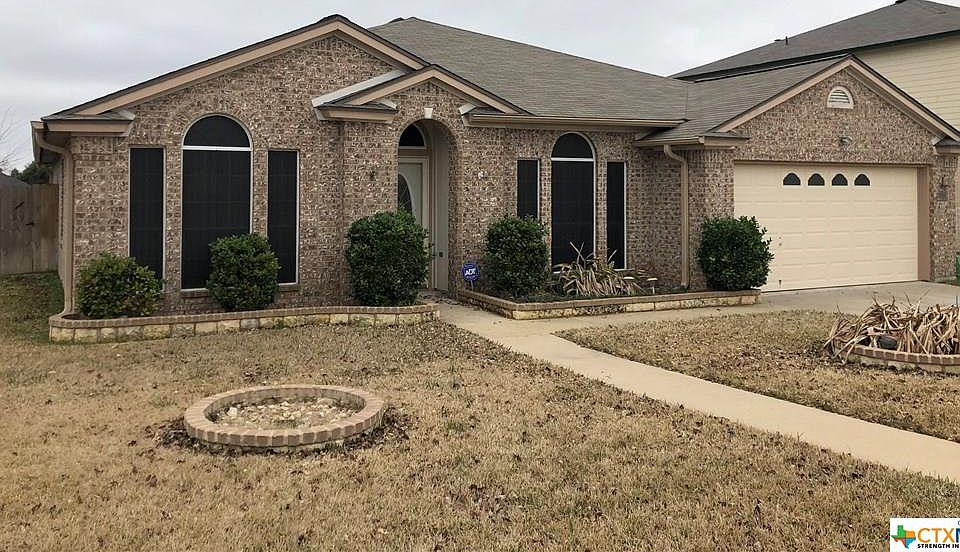 1st image of 4508 Twin Oaks Cir