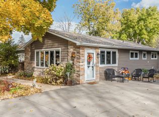 9286 Kumbier Rd, Winneconne, WI 54986