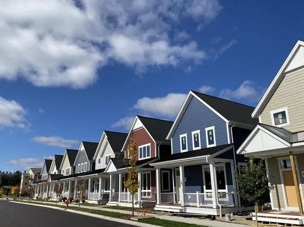 194 Two Hundred Green WAY, Thiensville, WI 53092