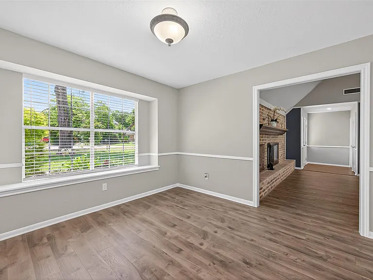 105 Glenmora Ct — Photo 22
