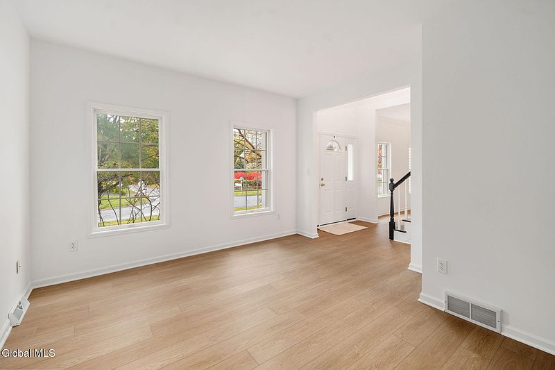 5th image of 79 Daniel Street