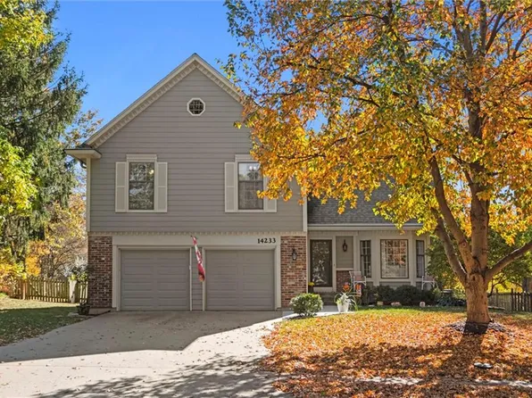 14233 W 120th St, Olathe, KS 66062