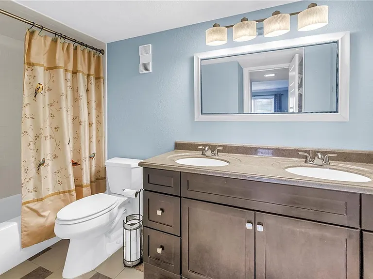 4900 Brittany Dr S #611 — Photo 11