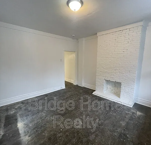 128 S Spring Ave — Photo 3