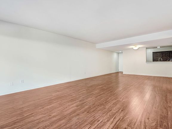 5th image of 500 S Oak Knoll Ave Unit 2