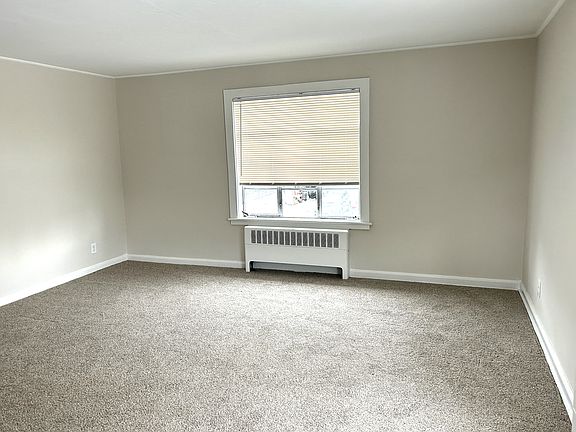 3rd image of 126 Gleneida Ave #B