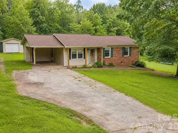1139 Loblolly Ln #4, Newton, NC 28658