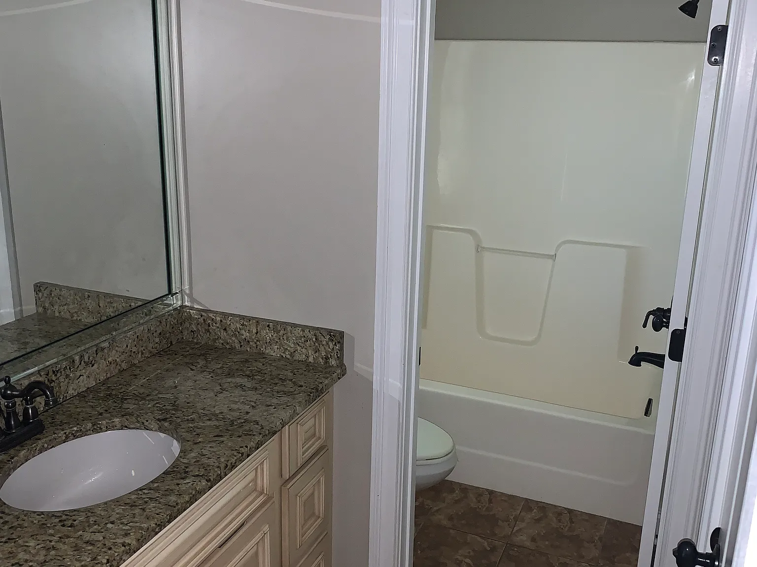 5 bed, 3510 sqft, $3,000 — Photo 3