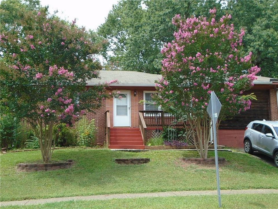 1st image of 2519 Glendale Cir SE