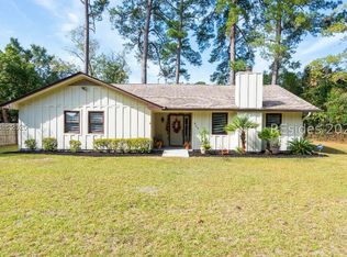 604 Huguenin Dr, Beaufort, SC 29902
