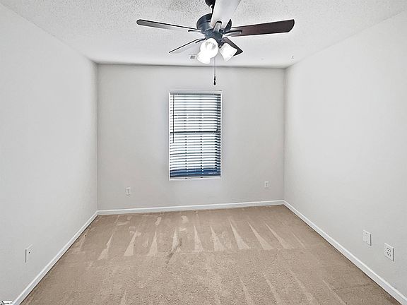 5th image of 19 Riverbed Dr