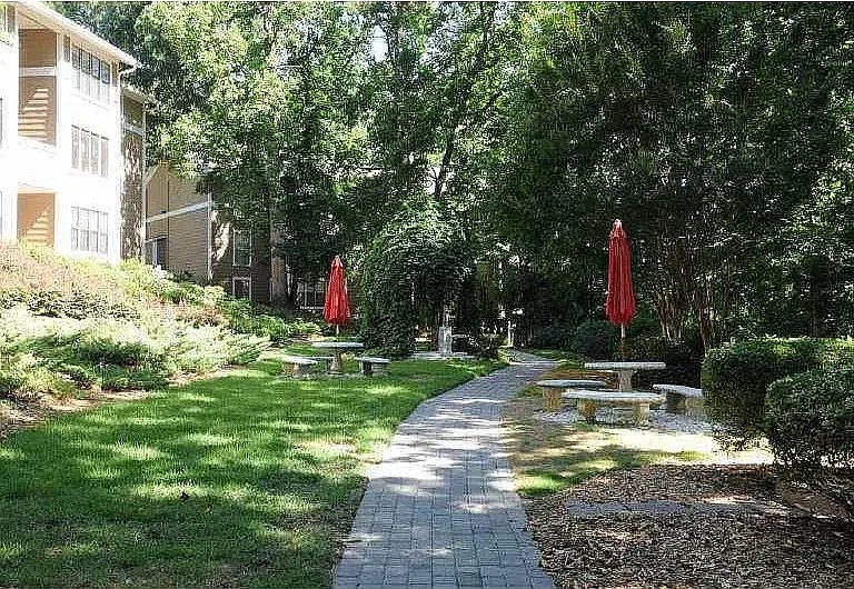 1400 Summit North Dr NE — Photo 19