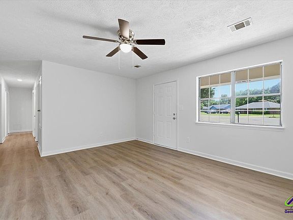 4th image of 108 Levrenti Dr