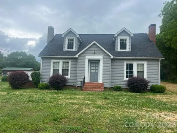 110 Phillips Dr, Forest City, NC 28043