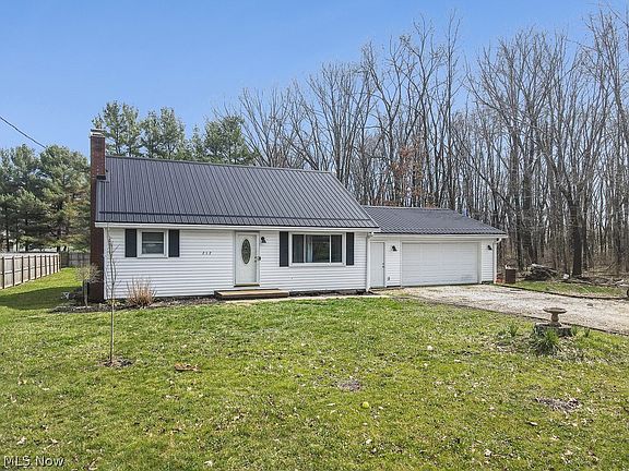 3rd image of 212 Case Rd