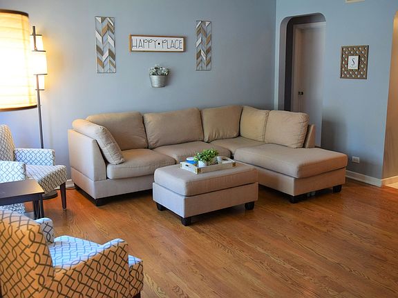4th image of 10506 S Artesian Ave APT 1E