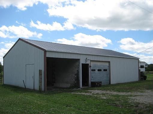 3rd image of 889 NE County Road 14004