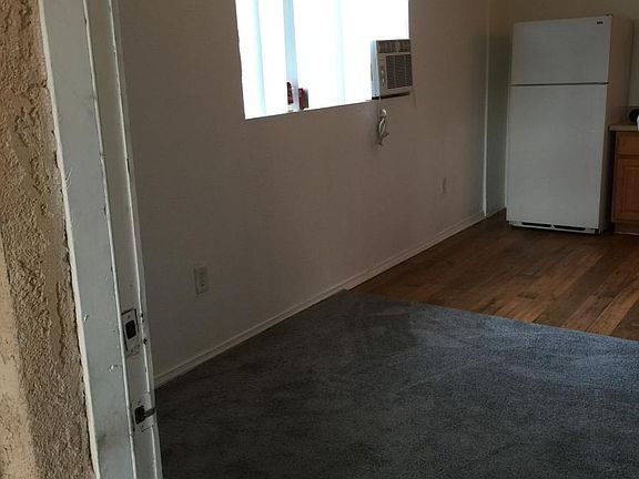 Living room/kitchenette