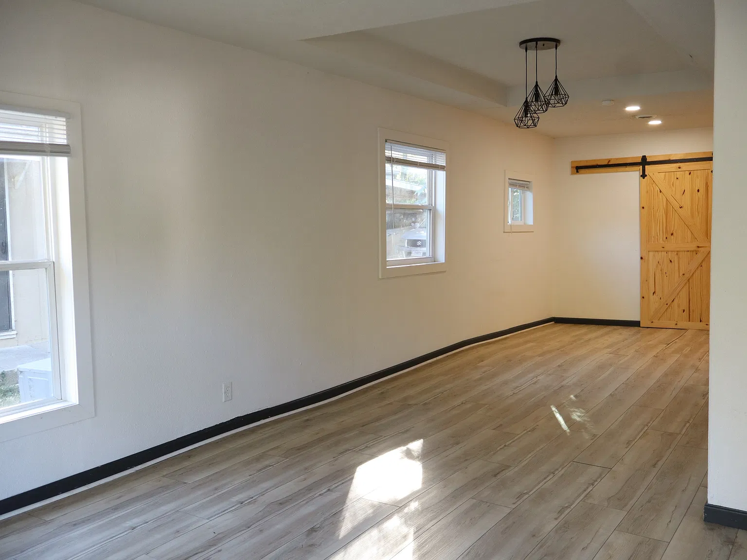 2147 North Newton Avenue - 1 — Photo 4