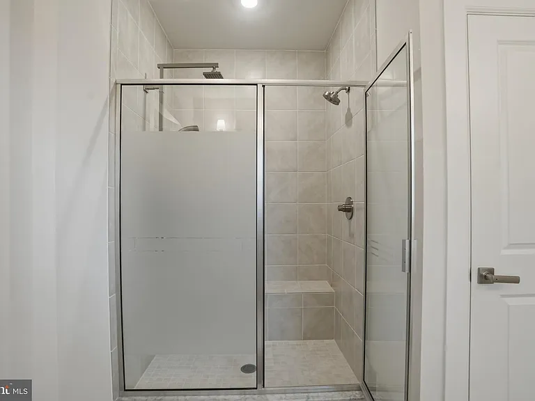 411 W Ponds Edge Dr — Photo 37