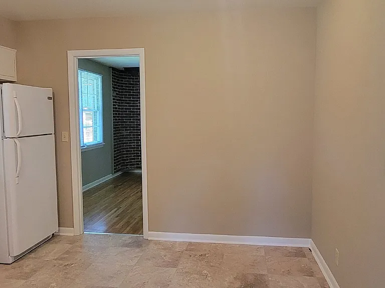 6408 Robinhood Ln NW — Photo 6