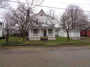 513 4th St, Howe, IN 46746