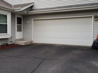 995 Zachary Ct, Pewaukee, WI 53072