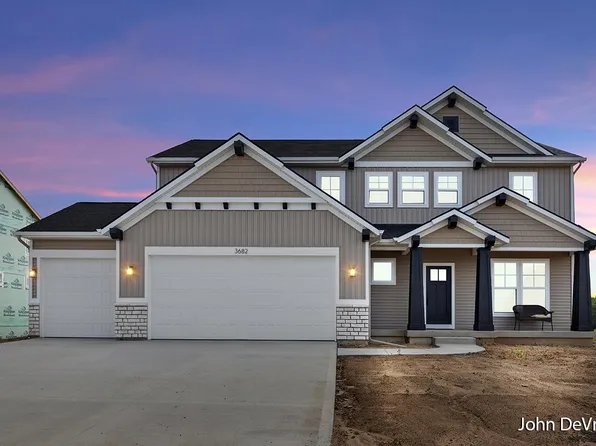 3682 Waterton Dr, Grandville, MI 49418