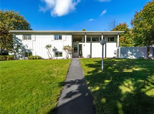 10 El Centro Dr, Rochester, NY 14609