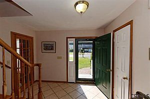 3rd image of 14 Veeder Dr