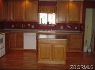 1240 Seborn Ave, Zanesville, OH 43701