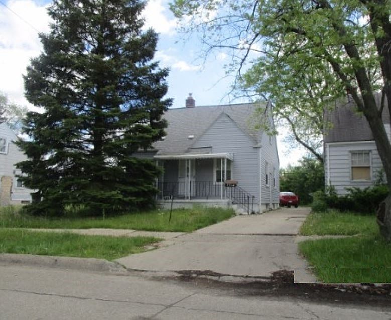 2nd image of 7712 Auburn St