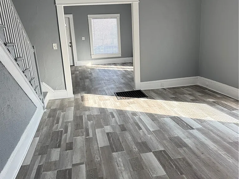 247 Princeton Ave — Photo 2