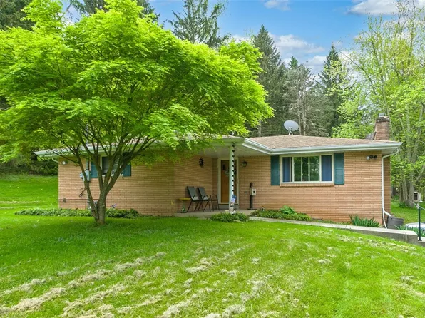 22 Guinn Dr, Washington, PA 15301